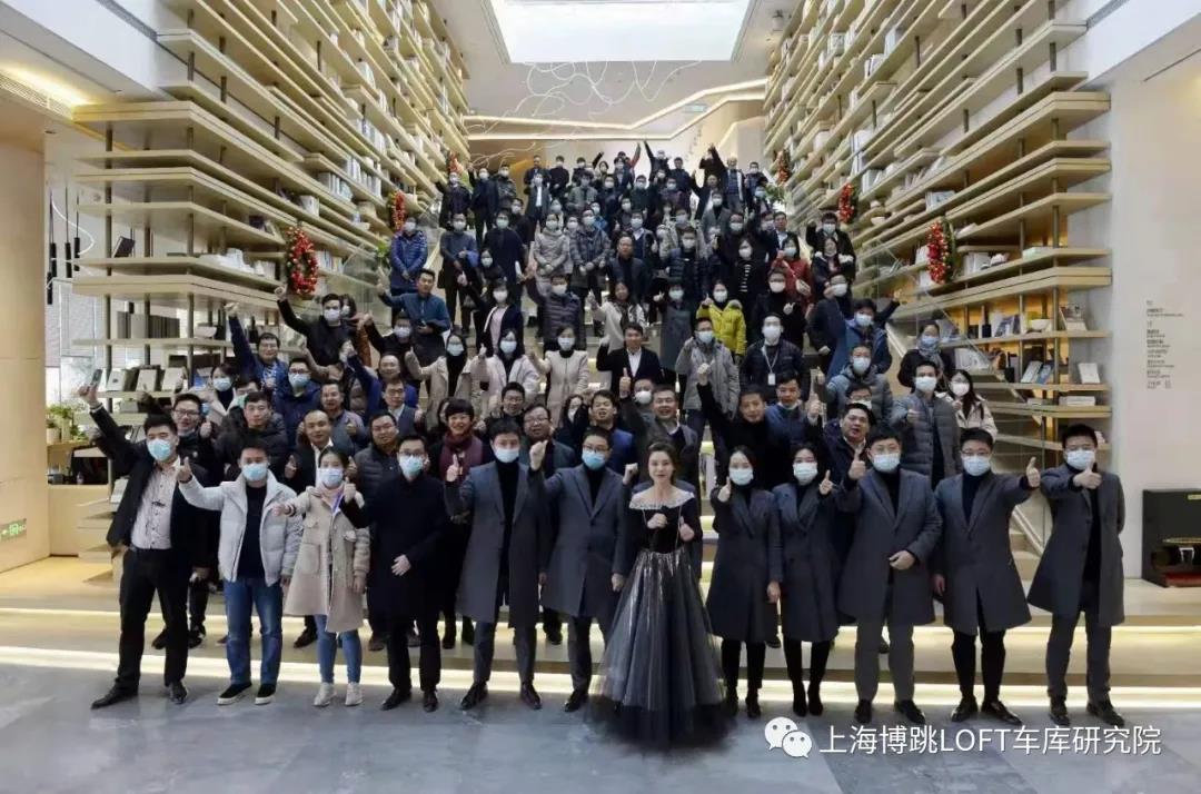 昌邑全国一百多人在华侨城汉口道6号参观研讨LOFT专利车库技术！